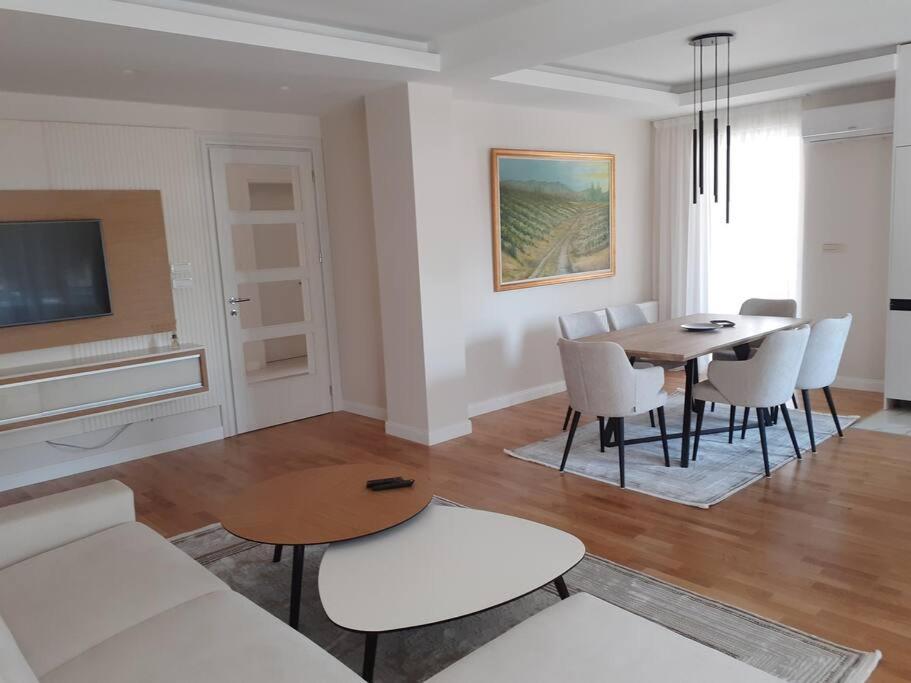 Brand New Lux Apartment Скопие Екстериор снимка